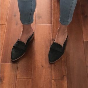 Black leather pointy toe mule loafers size 8 EUC